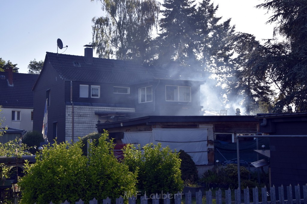 Grossfeuer Einfamilienhaus Siegburg Muehlengrabenstr P1287.JPG - Miklos Laubert